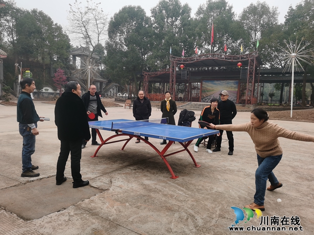 男女乒乓球单打（曾佐然摄）.jpg