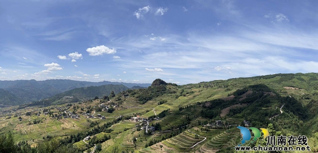 凤凰梯田全景.jpg