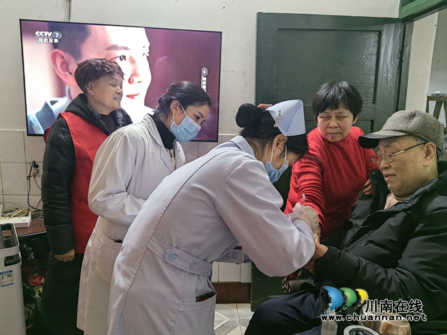 龙马潭区小市街道杜家街社区:新时代文明实践站|“敲门行动”暖人心 志愿服务零距离(图4) IMG_20240108_161603.jpg