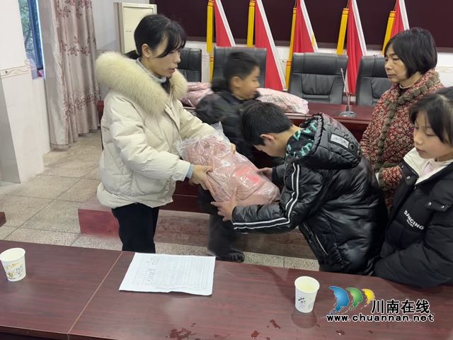 一份关爱 多点温暖!泸县立石镇团委开展留守学生慰问活动(图3) 微信图片_20240202115513.jpg