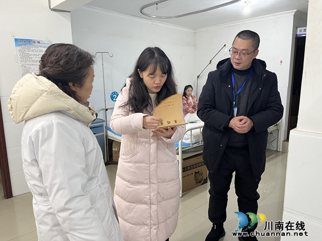 1.29华阳街道开展医疗机构春节节前检查2.JPG