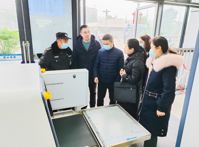 泸州市卫生健康委督查市人民医院安全生产工作