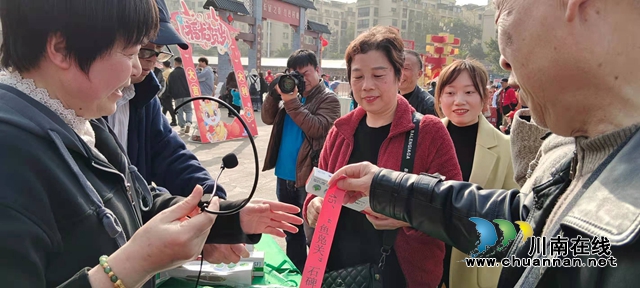 观众正在答题.jpg