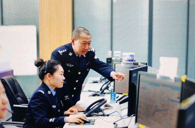 泸州警方处置各类警情2.4万起，有“坏叔叔”被拘留……