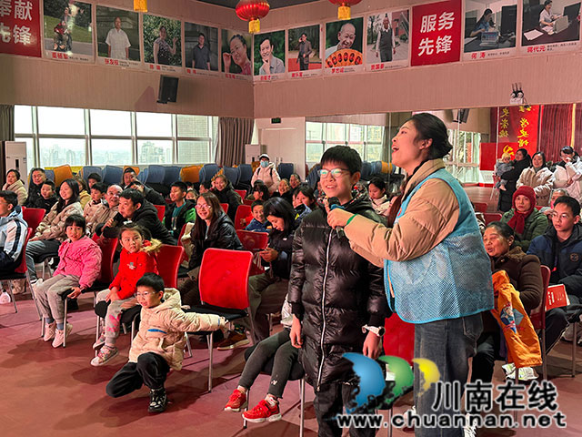 现场互动，小记者们猜灯谜.jpg
