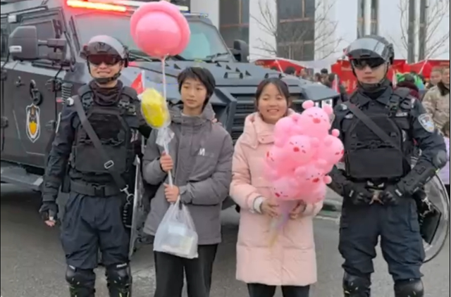 最喜欢泸州警察了,一点边界感都没有……(图2) 微信图片_20240226092100.png
