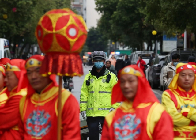 最喜欢泸州警察了,一点边界感都没有……(图11) 微信图片_20240226092140.jpg