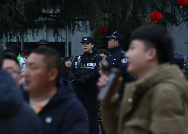 最喜欢泸州警察了,一点边界感都没有……(图15) 微信图片_20240226092156.jpg