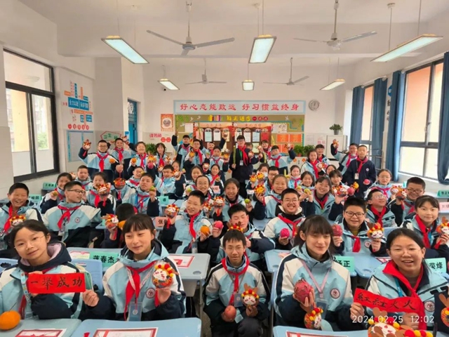 开学啦!多图直击泸州各校开启“热辣滚烫”新学期(图8) 8.jpg