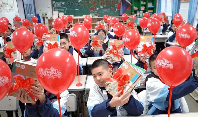 开学啦!多图直击泸州各校开启“热辣滚烫”新学期(图11) 11.jpg