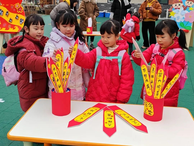 开学啦!多图直击泸州各校开启“热辣滚烫”新学期(图18) 18.jpg