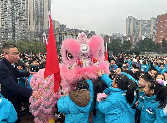 开学啦!多图直击泸州各校开启“热辣滚烫”新学期(图20) 20.jpg