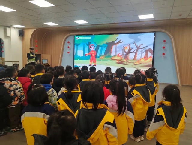 开学啦!多图直击泸州各校开启“热辣滚烫”新学期(图26) 26.jpg