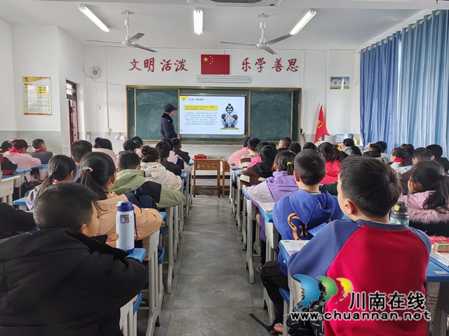 龙马潭区鱼塘街道：相伴成长，禁毒同行