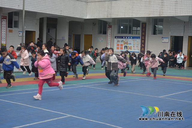 叙永县大石镇中心小学校：消防演练常态化，安全预防入人心