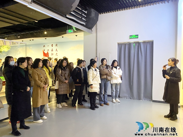参观抗战博物馆2.jpg