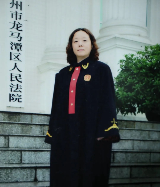 女法官国际日丨法槌声声谱写如歌岁月(图3) 3.jpg
