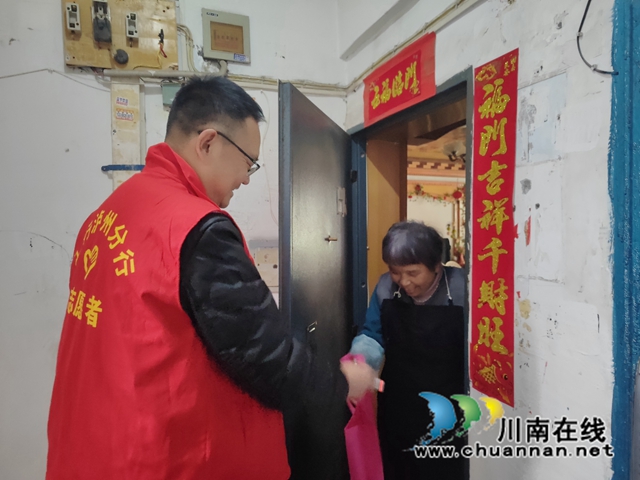 工商银行泸州分行志愿者深入社区倡导文明新风尚(图3) 工行3.jpg