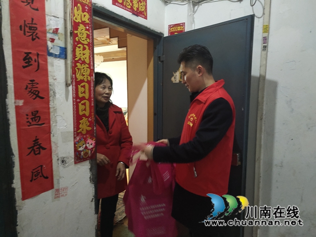 工商银行泸州分行志愿者深入社区倡导文明新风尚(图7) 工行7.jpg