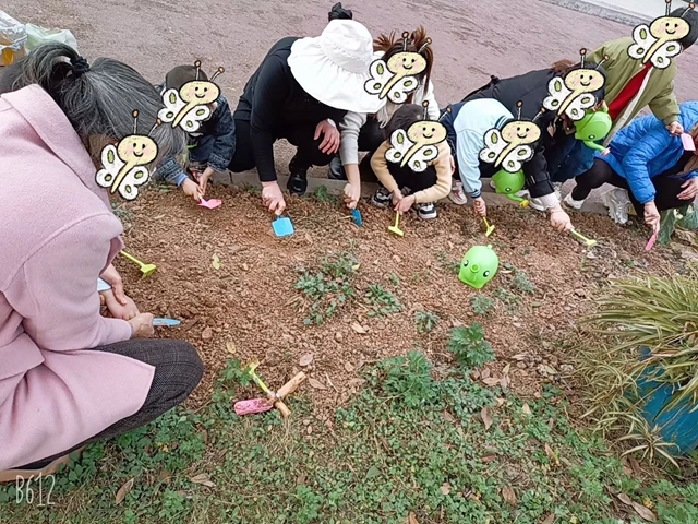 萌宝出动,为绿充“植”!泸州市人医发育行为中心开展植树节活动(图10) 微信图片_20240315144219.jpg