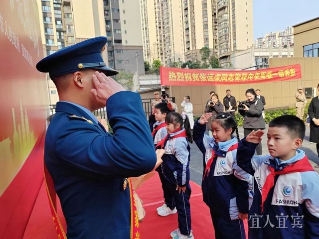 获中央军委一级表彰!宜宾籍军人张运虎,好样的!(图6) 虎6.jpg