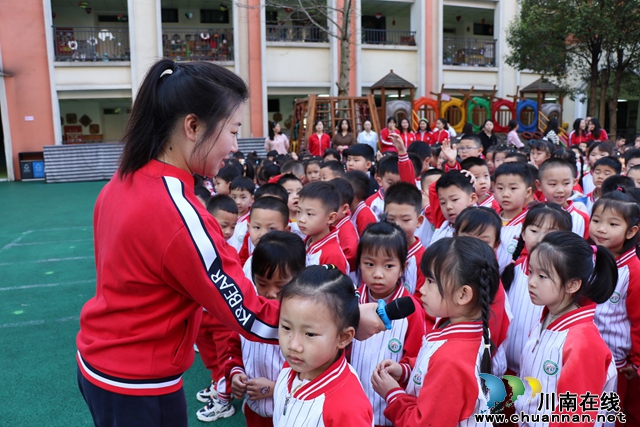 师幼互动（陈聪蓉）.JPG