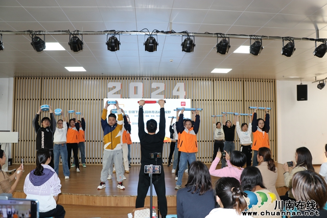 叙永合江：幼儿园教师携手共研自主游戏