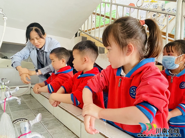 泸县城东幼儿园青龙分园开展“科学预防 健康童行”宣传教育活动