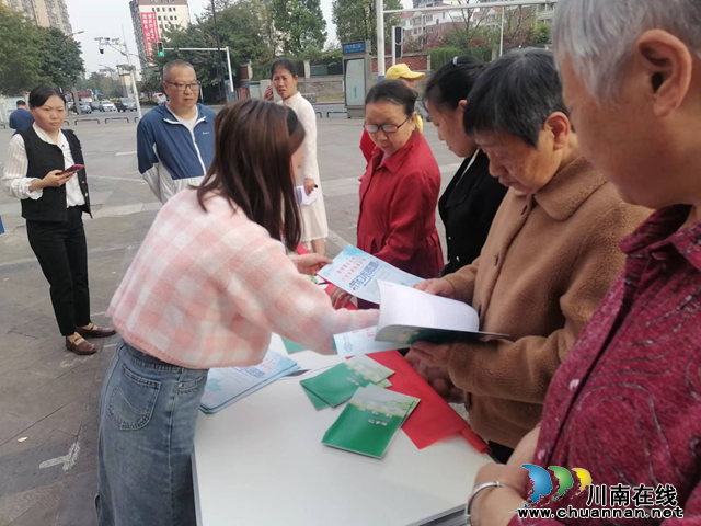 龙马潭区鱼塘街道:精打细算用好水资源,从严从细管好水资源(图2) 进小区.png
