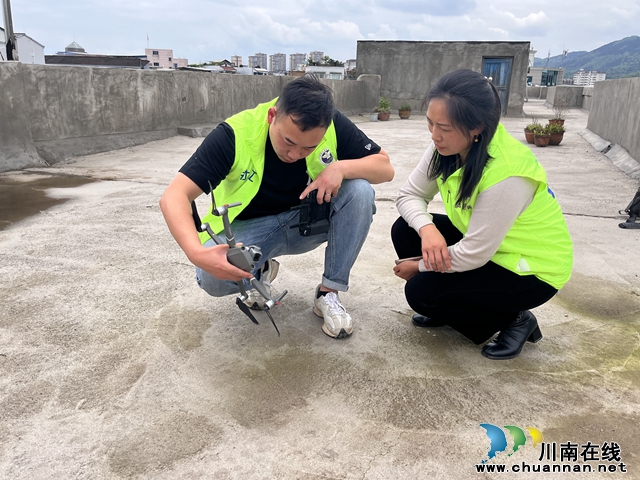 泸县玉蟾街道：空中地面全覆盖 共筑无毒防线