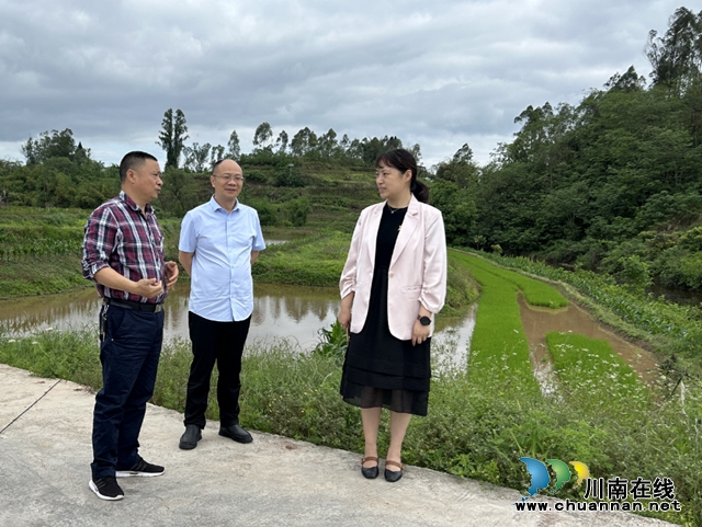 泸州市和重庆永川区开展河湖长制联合巡河活动