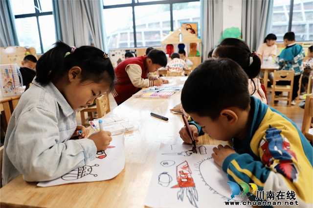 叙永县叙永镇云湖幼儿园开展“极目楚天 放飞我的航天梦”中国航天日主题活动