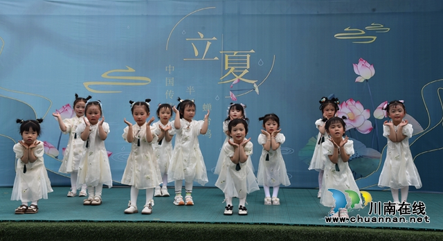 3.小班舞蹈.JPG