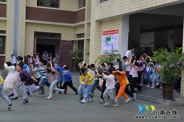 叙永县东大街小学举行2024年春期地震逃生演练