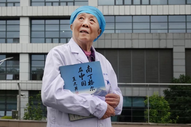她是四川省第一位“南丁格尔”奖章获得者,85岁仍在工作!她还有个小心愿……(图2) 2.jpg