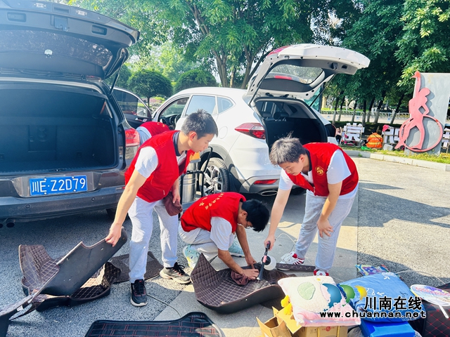 泸县玉蟾街道：职业教育进社区 以学促干见真招