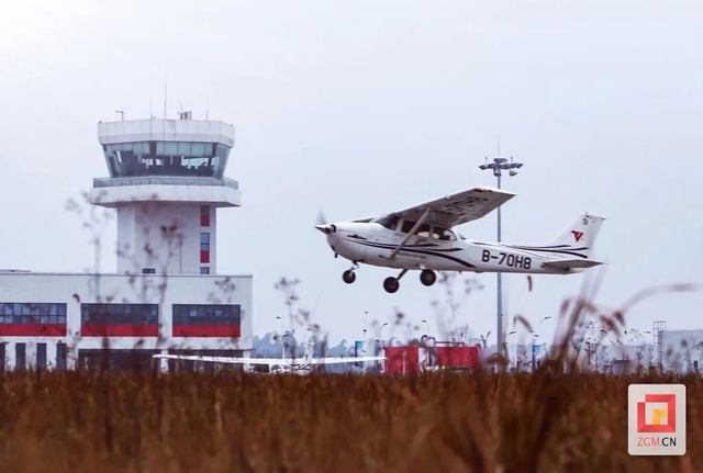 自贡航空产业园被授予“四川省航空应急救援自贡基地”(图4) 航空4.jpg