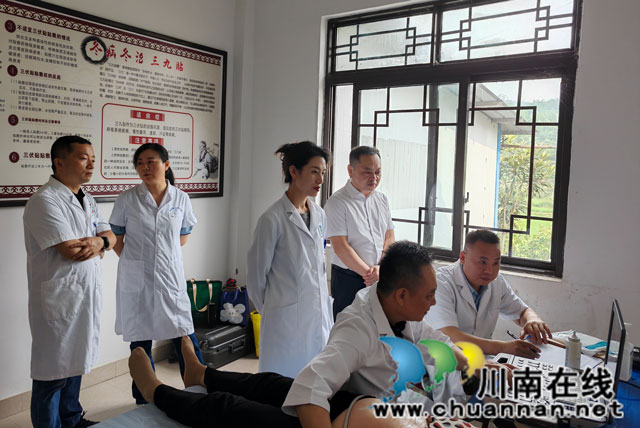 关爱健康 温暖民心┃泸县玉蟾街道县人大代表送医下乡活动