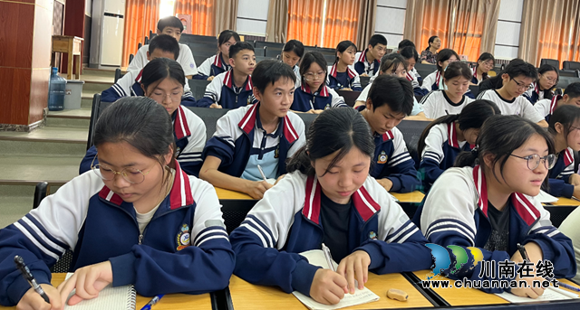 合江九支中学开展语文社团——格律诗写作培训活动