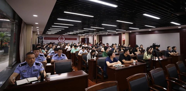 关爱干警,从“心”出发|龙马潭区法院开展心理健康专题讲座(图3) 3.jpg