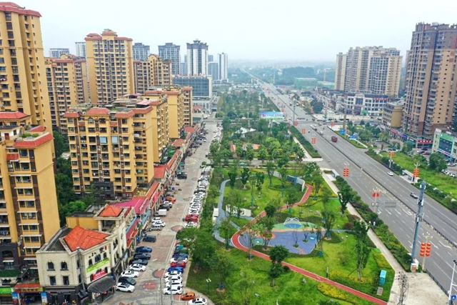 富顺:“口袋公园”盛满市民“微幸福”(图2) 富顺3.jpg