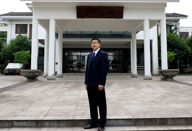 泸州这位优秀党员教师获省委表彰