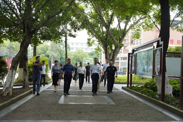 泸州市人大调研组到泸县建校调研新时代高技能人才队伍建设情况(图1) 微信图片_20240709112648.jpg