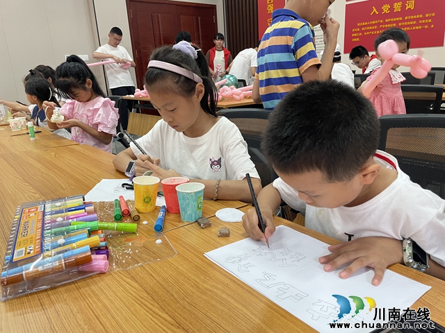 龙马潭区小市街道杜家街社区：垃圾分类齐参与 绿色环保同践行