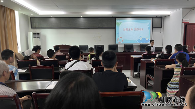 民心守护｜急救进万家！江阳区大山坪街道康华苑社区开展社区医疗急救知识普及活动