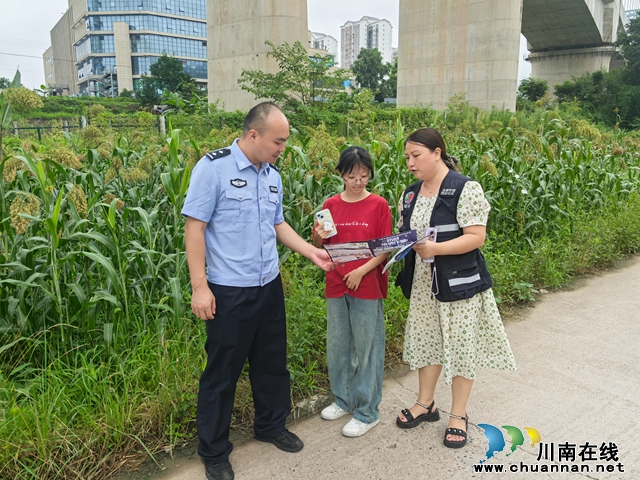 泸县玉蟾街道：禁毒宣传进社区 防毒意识进人心