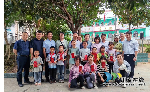 微光有爱  携手共进｜民建泸州市属二支部联合北京市海淀区文教二支部、贵州省直三支部到黔东南开展调研暨助学活动