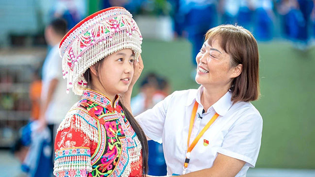 泸州市乡村女能人李修会：扎根山村办教育 托起孩子成才梦