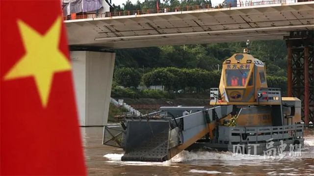 看!甜城湖上来了个“大家伙”(图3) 微信图片_20240723090707.jpg