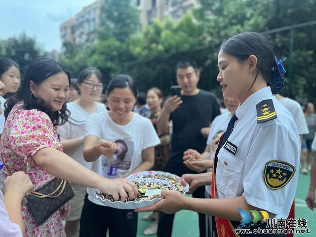 龙马潭区鱼塘街道：公益电影进社区 文化惠民暖人心
